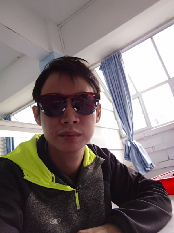 五华移民男的第一张照片--绍兴相亲服务中心