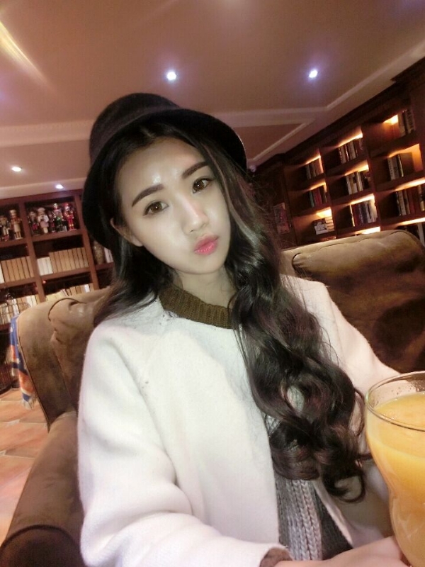 气质小妹的第三张照片--绍兴相亲服务中心