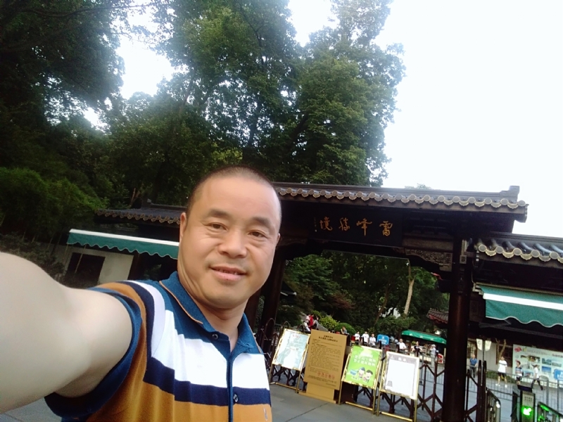 夏雨晨紫的第一张照片--绍兴相亲服务中心