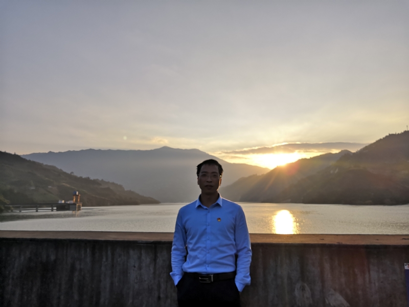 庸人自扰的第一张照片--绍兴相亲服务中心