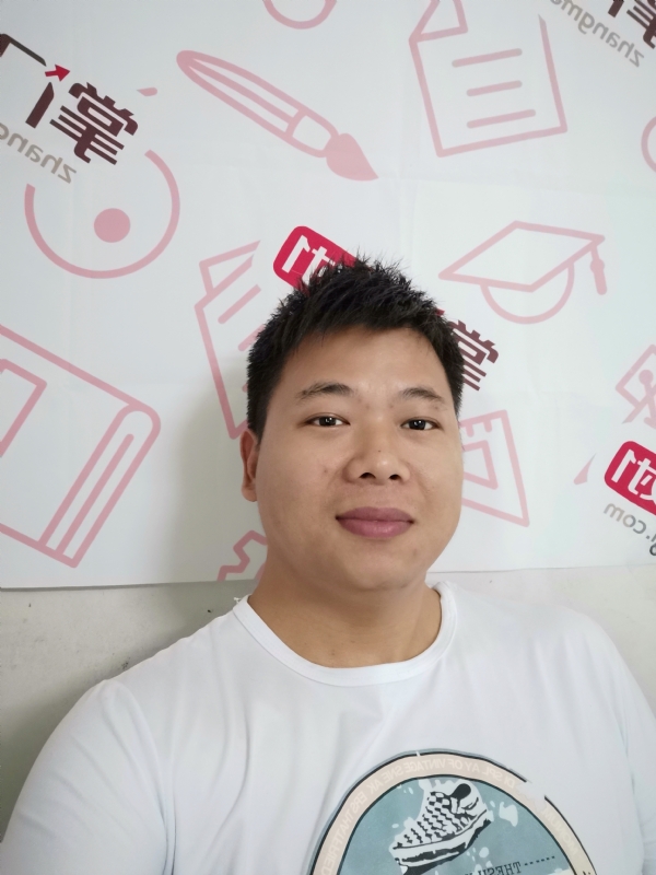 轻静地行走着的第一张照片--绍兴相亲服务中心