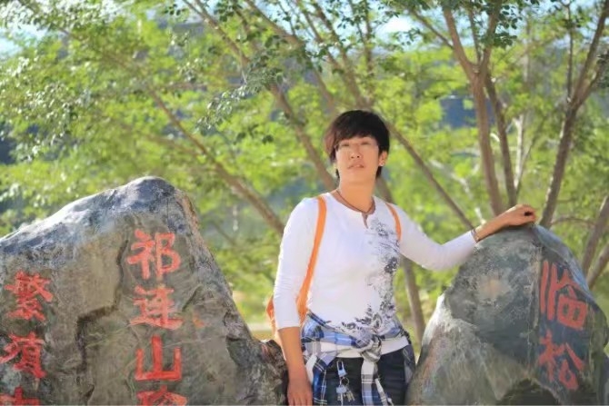 弱水河边青春草的第一张照片--绍兴相亲服务中心