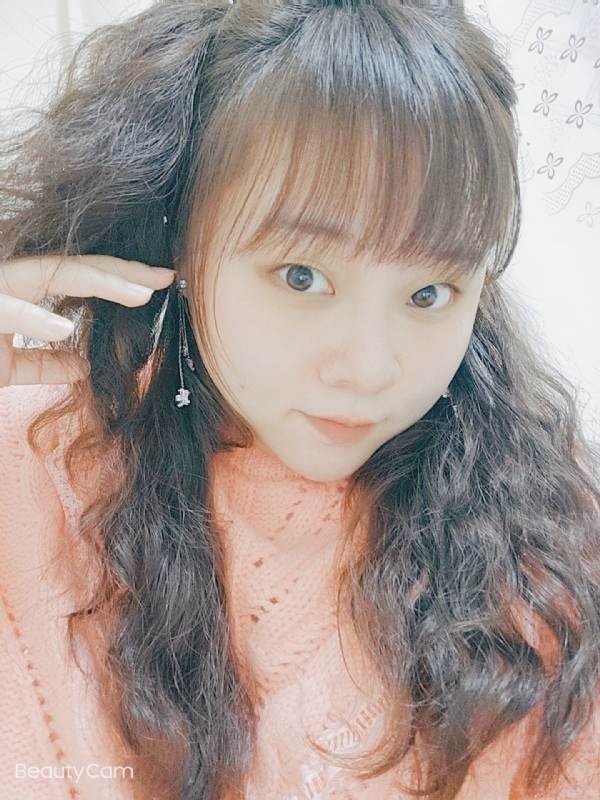 艾薇儿的第一张照片--绍兴相亲服务中心