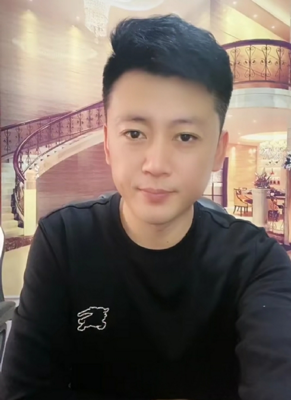 屋顶拾荒人的第三张照片--绍兴相亲服务中心