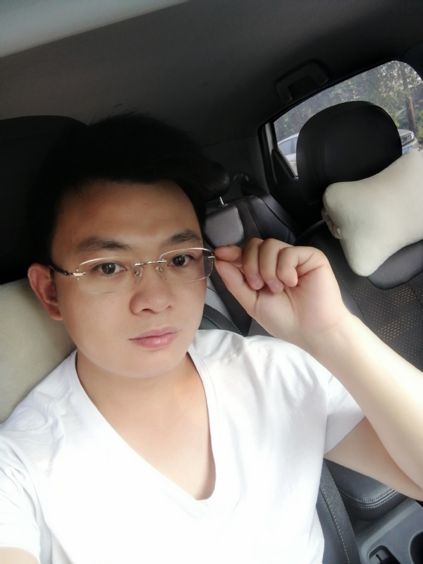 幸福的拥抱的第二张照片--绍兴相亲服务中心