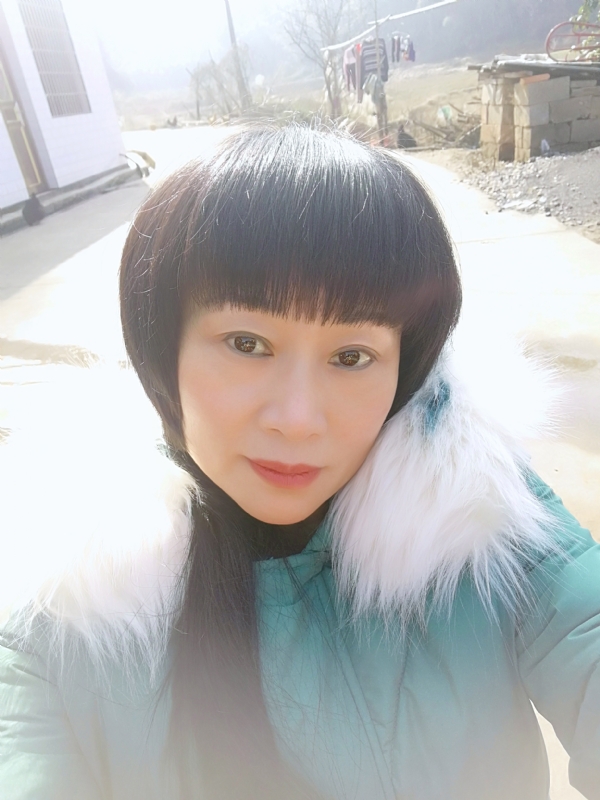 金鱼儿的第一张照片--绍兴相亲服务中心