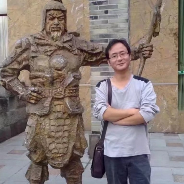 孤狼的第三张照片--绍兴相亲服务中心