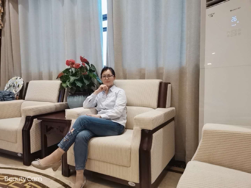 秋水伊人的第一张照片--绍兴相亲服务中心