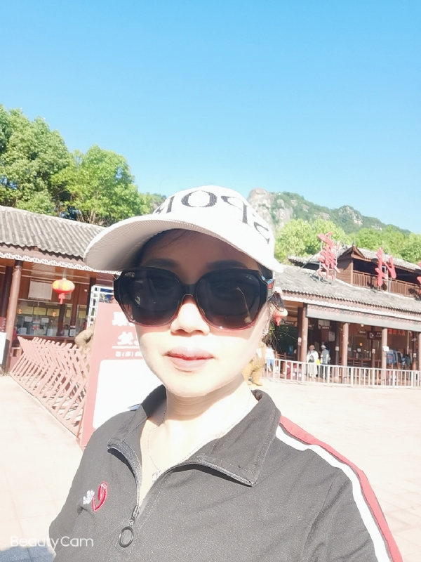 山百合的第一张照片--绍兴相亲服务中心