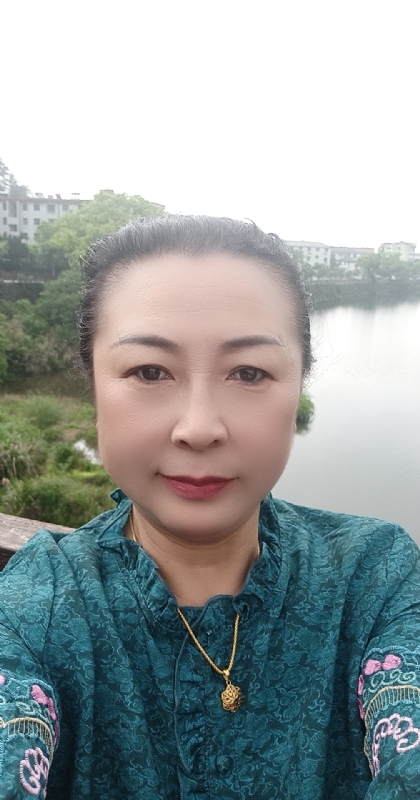 雨中情的第一张照片--绍兴相亲服务中心