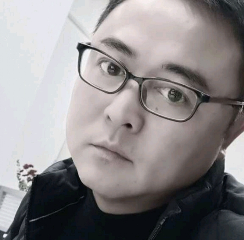 小石头的第二张照片--绍兴相亲服务中心