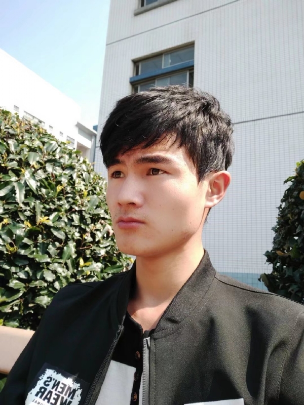 阳光男孩的第四张照片--绍兴相亲服务中心