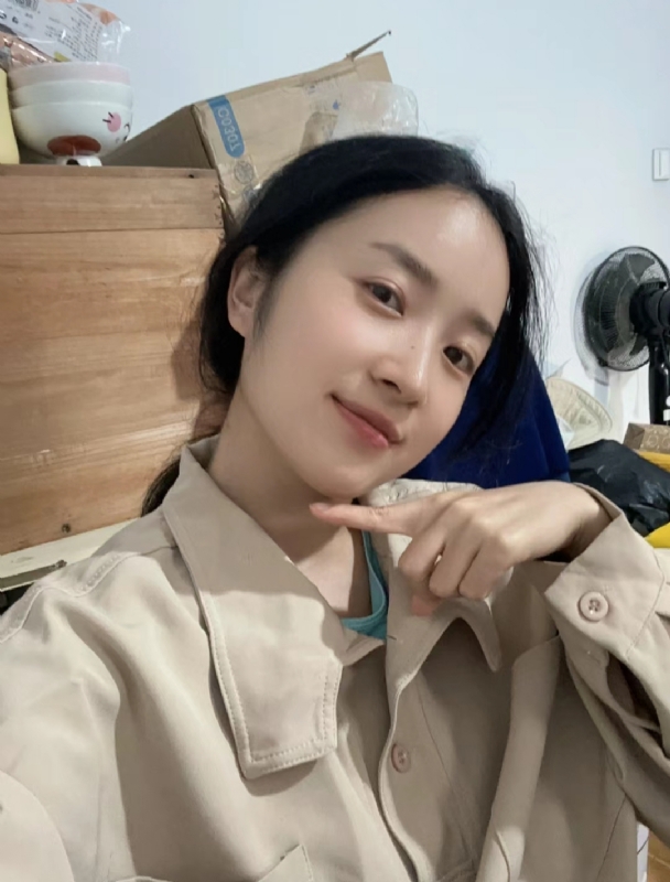 多喝热水的第二张照片--绍兴相亲服务中心