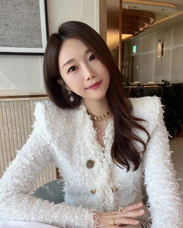 惠然的第一张照片--绍兴相亲服务中心