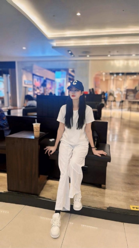 卖火柴的小女孩的第一张照片--绍兴相亲服务中心