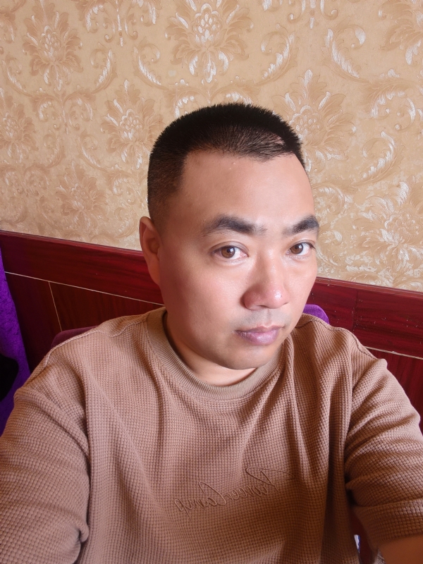 擦亮眼睛向前看的第一张照片--绍兴相亲服务中心