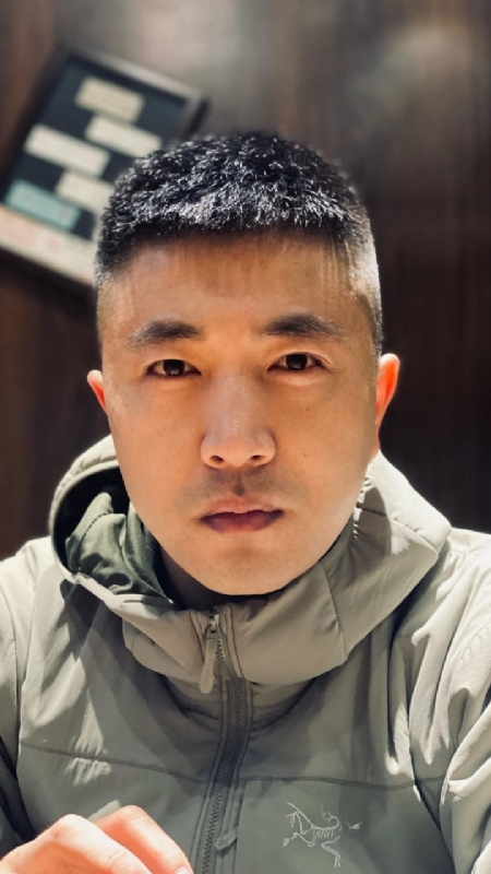 山中何缘的第一张照片--绍兴相亲服务中心