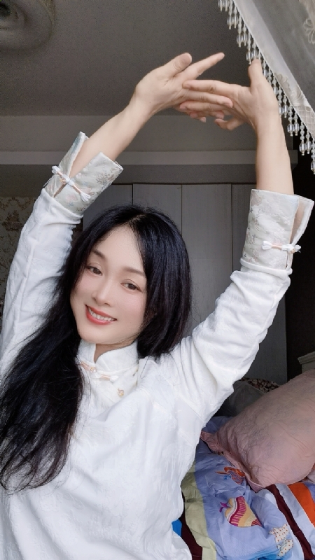 伊伊的第三张照片--绍兴相亲服务中心