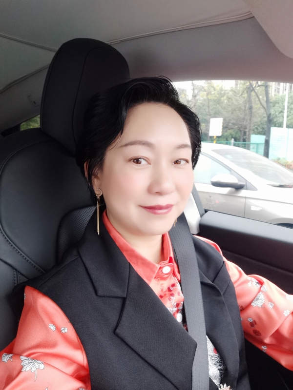 艳阳天的第二张照片--绍兴相亲服务中心