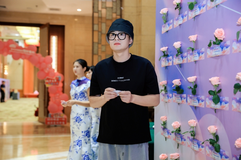 被驯服的象的第一张照片--绍兴相亲服务中心