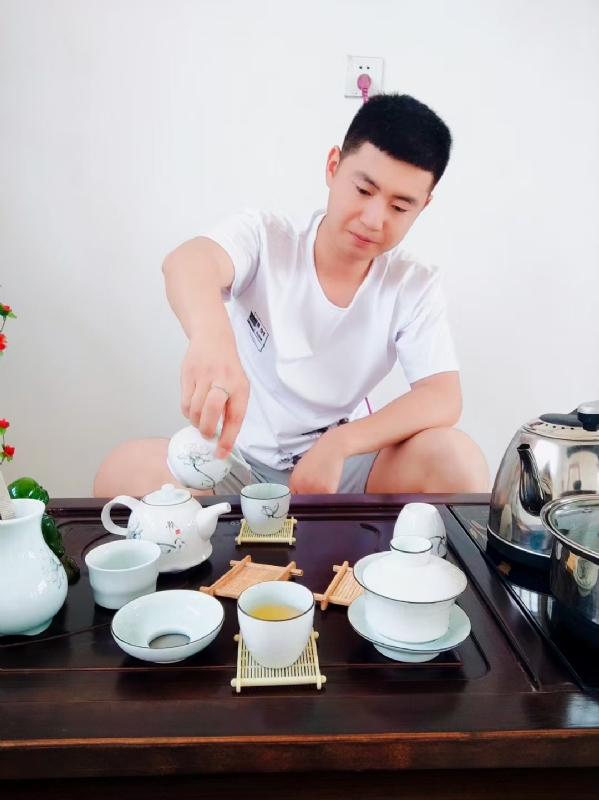 日月的第二张照片--绍兴相亲服务中心