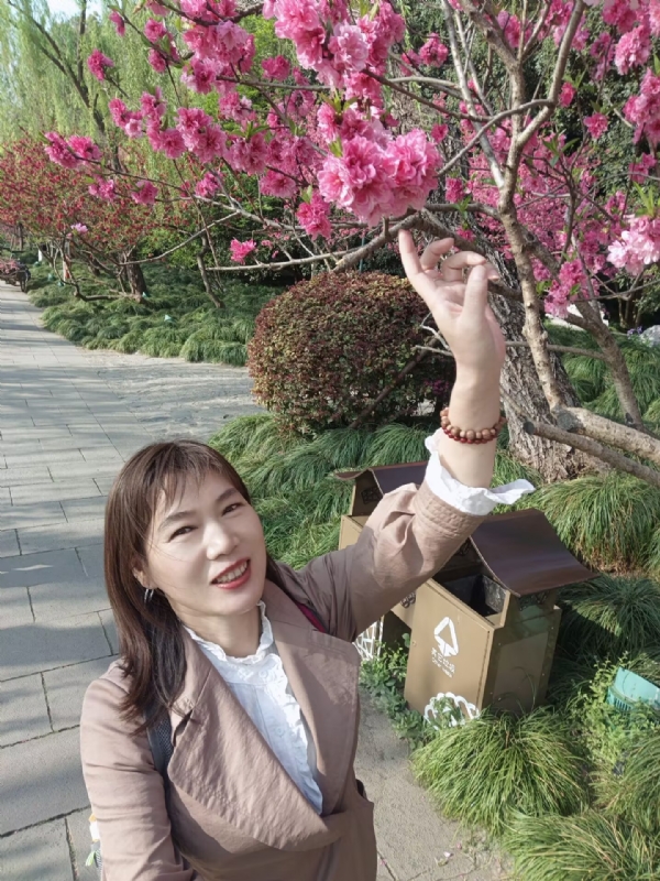 丽娜的第四张照片--绍兴相亲服务中心