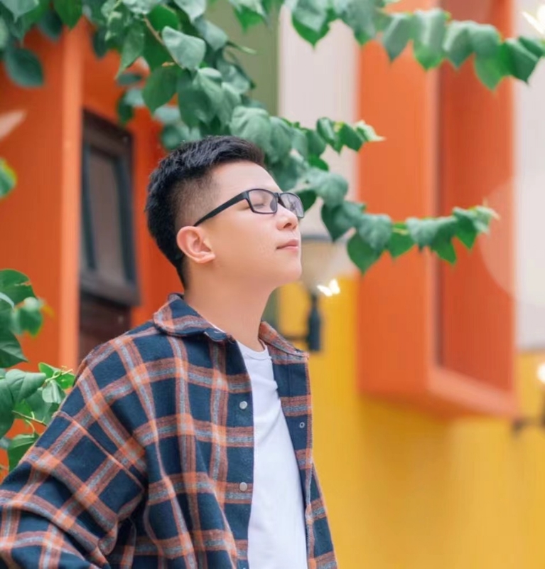 版本之子的第一张照片--绍兴相亲服务中心