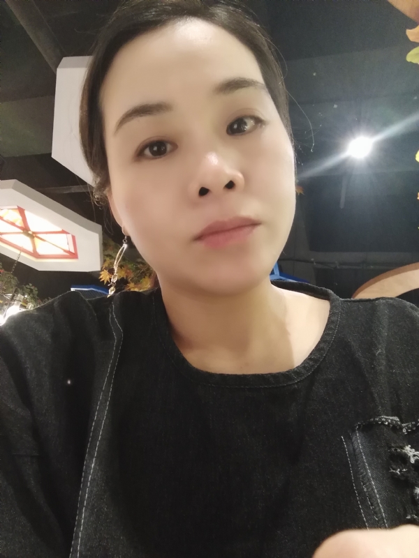 喜欢黑巧的第一张照片--绍兴相亲服务中心